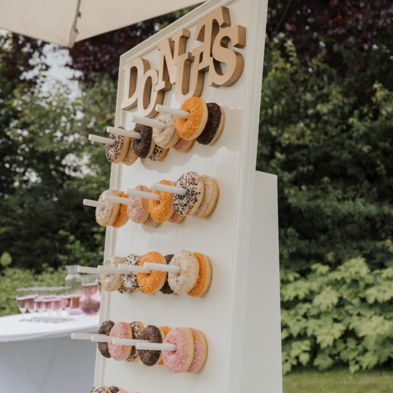 Donuts wall Bruiloft Huren Feesten
